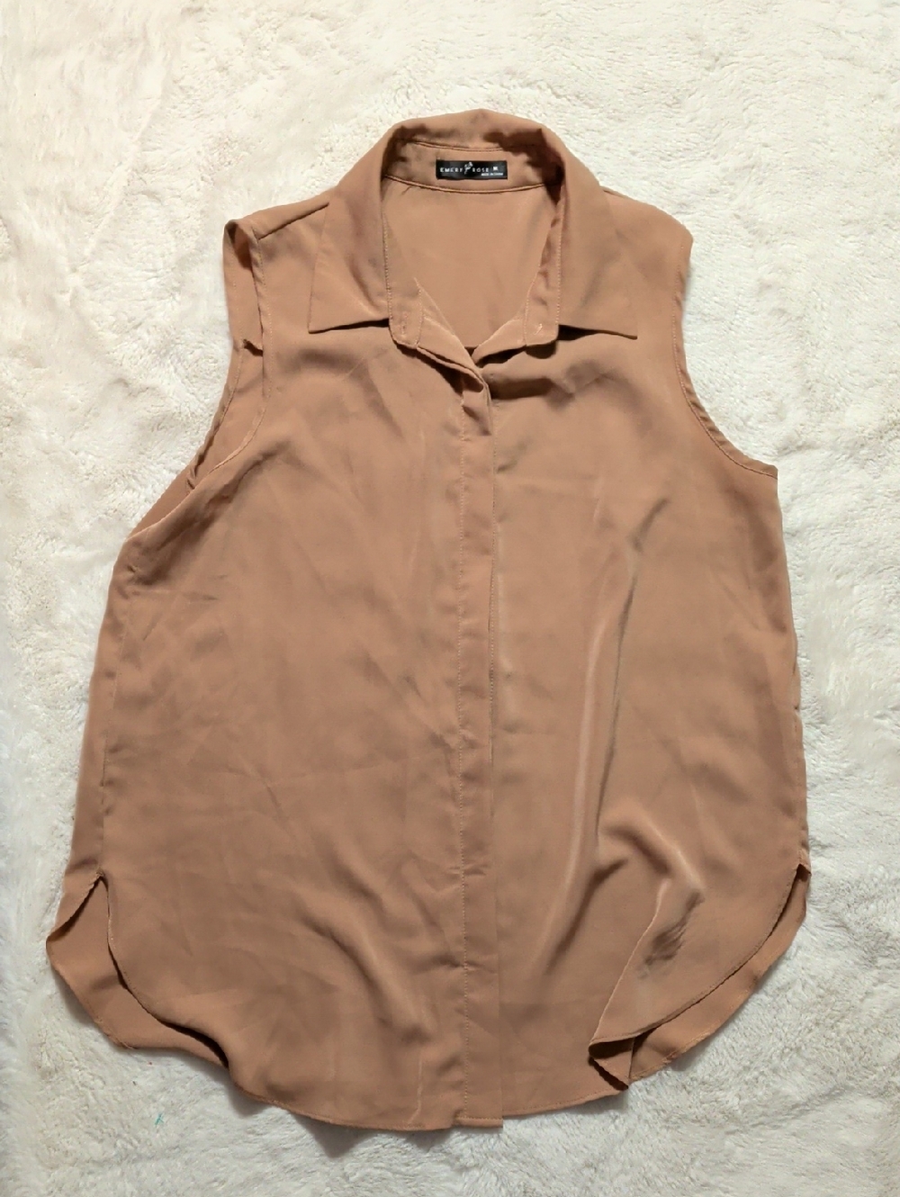 Emery Rose Sleeveless Button-Front Blouse - Taupe